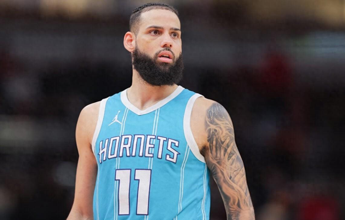 夏洛特黄蜂训练开放日，赛后强势反弹引欢呼，德国杯在即，临场指挥获称赞