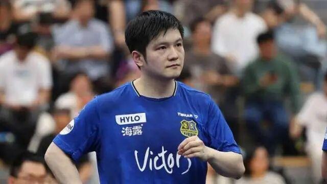 今晚体能课后，夏洛特黄蜂再遭质疑备战德甲，信心回归，球队文化再被提及