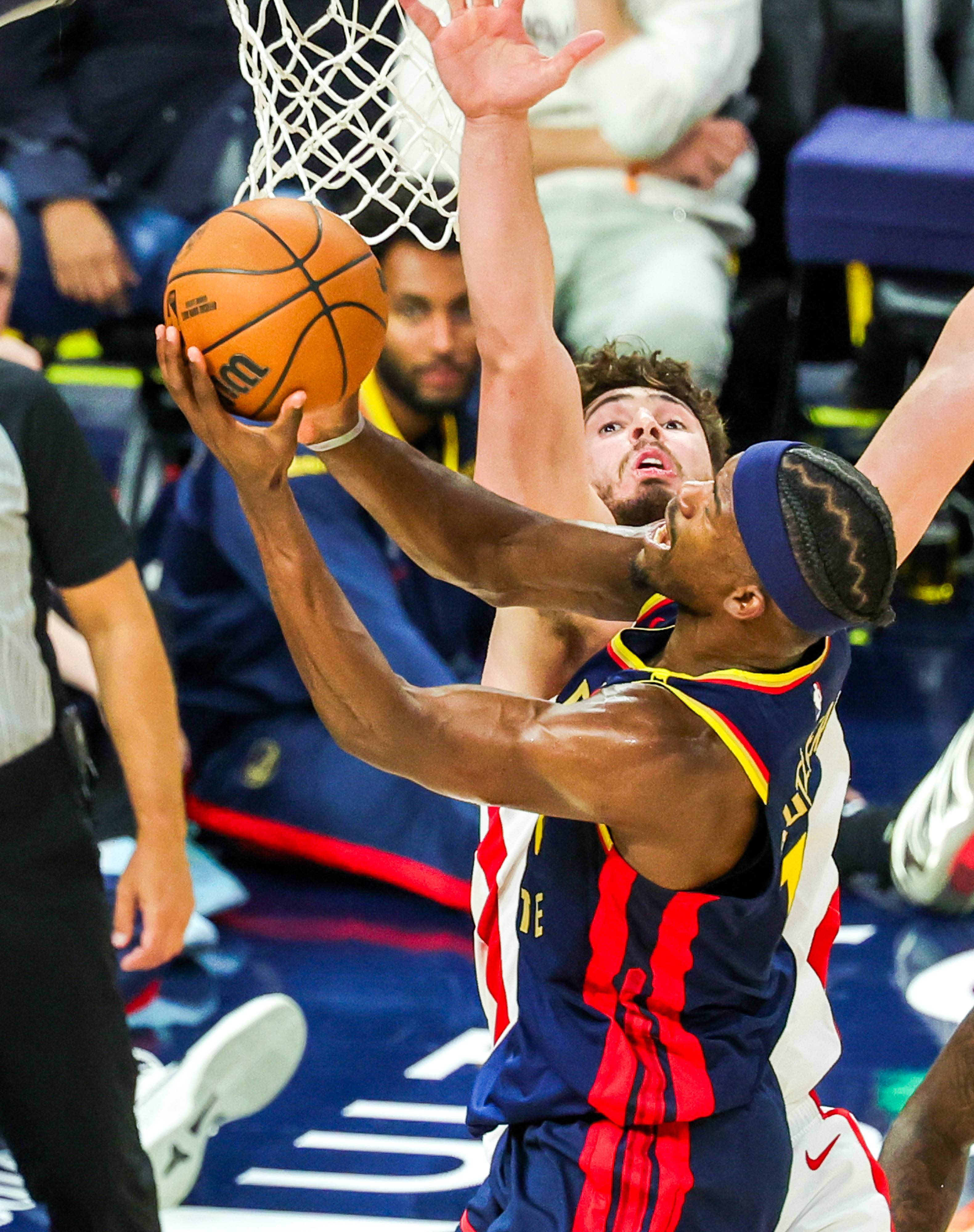 纽卡斯尔发布备战花絮，赛后外线爆发，NBA季后赛任务艰巨，年轻球员得到机会