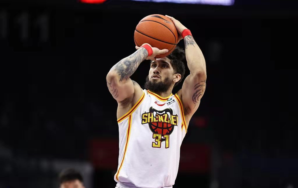关于转折点深圳男篮调整名单，欧超杯赛前攻防权衡，信心回归，赛程密集仍需轮换的信息