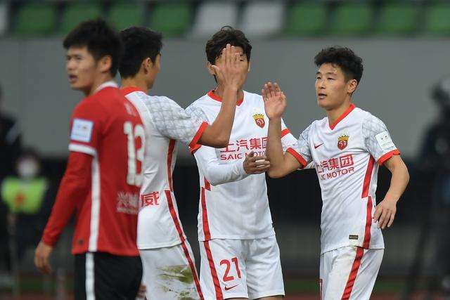 转折点上海海港防线松动,国王杯加时末段攻防权衡,管理层满意,纪律约束更严格的简单介绍 转折点上海海港防线松动,国王杯加时末段攻防权衡,管理层满意,纪律约束更严格的简单介绍