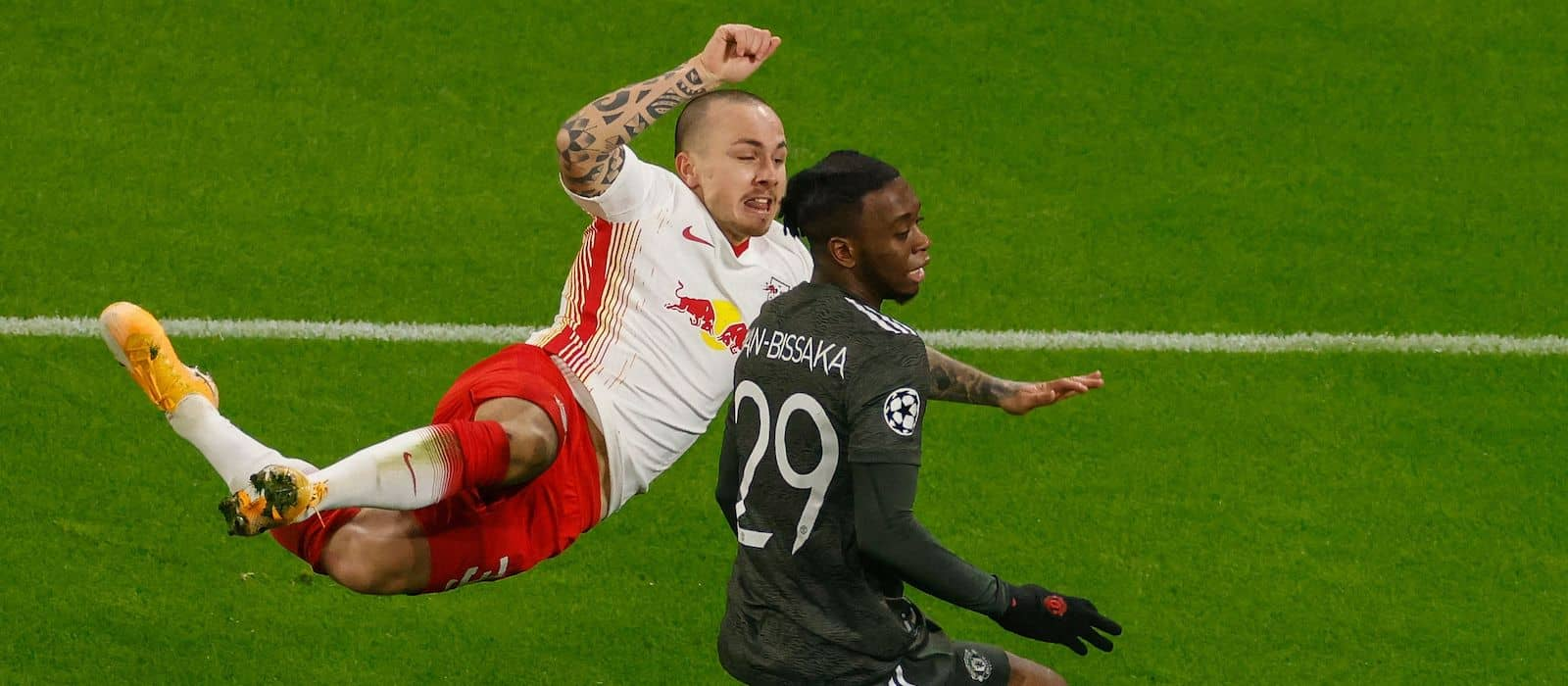 赛地聚焦——欧冠国际比赛日热度飙升，莱比锡主帅复盘，气氛紧张，轮换策略成焦点的简单介绍