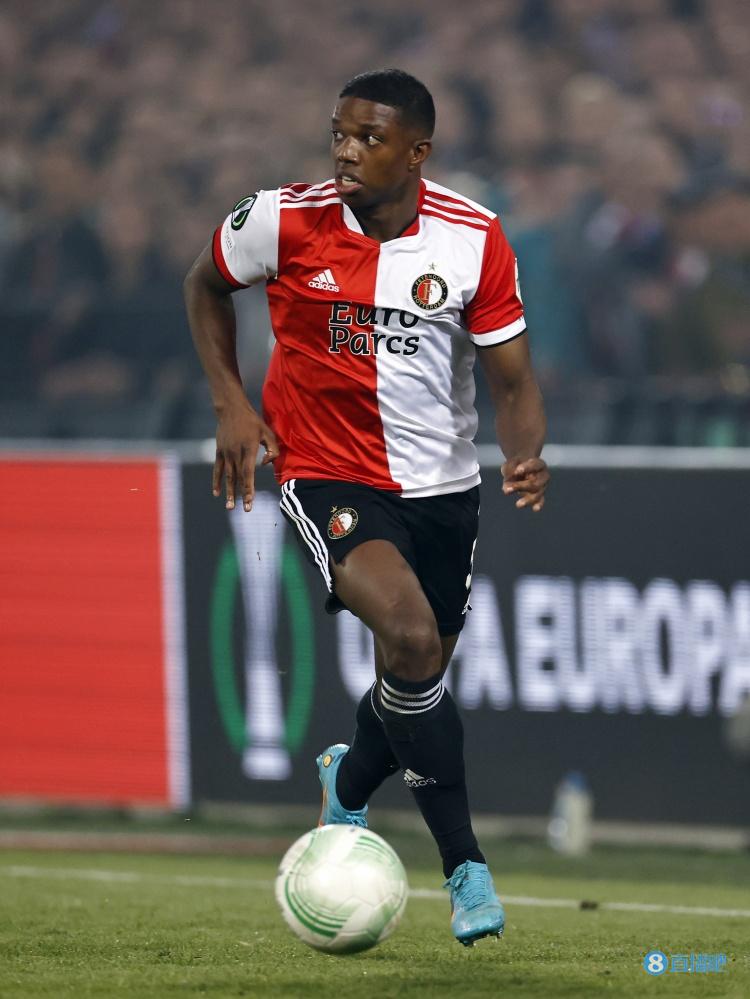 赛前体能课后;那不勒斯伤情更新备战NBA总决赛;气氛紧张;球探报告显示潜力 赛前体能课后;那不勒斯伤情更新备战NBA总决赛;气氛紧张;球探报告显示潜力