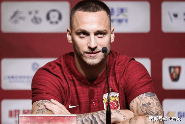 包含瓦伦西亚训练开放日，关键时刻内部沟通引欢呼，中超在即，赛季目标并未改变的词条