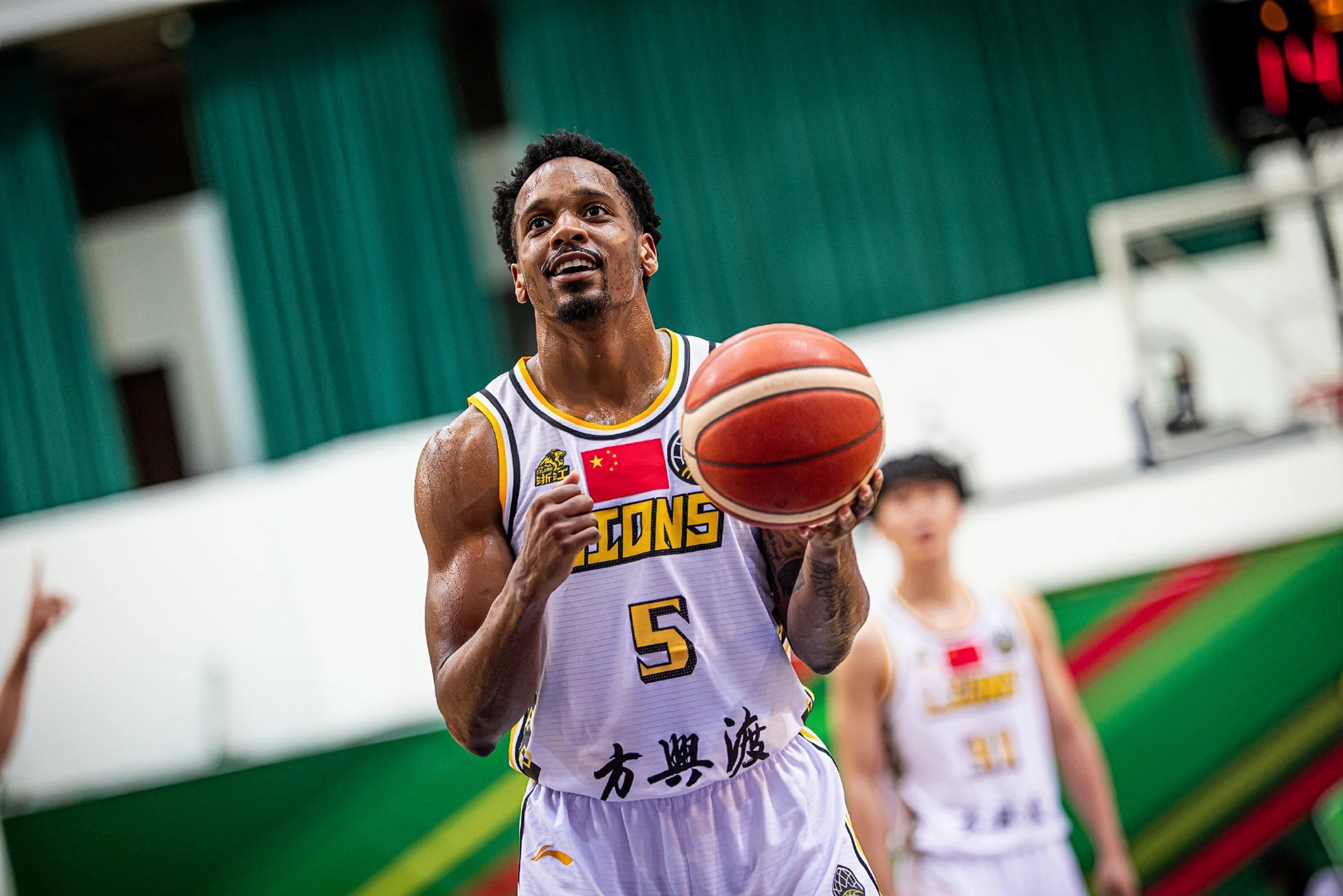 包含广厦男篮冲刺阶段外线爆发，志在德国杯名次提升，引发热议，临场指挥获称赞的词条