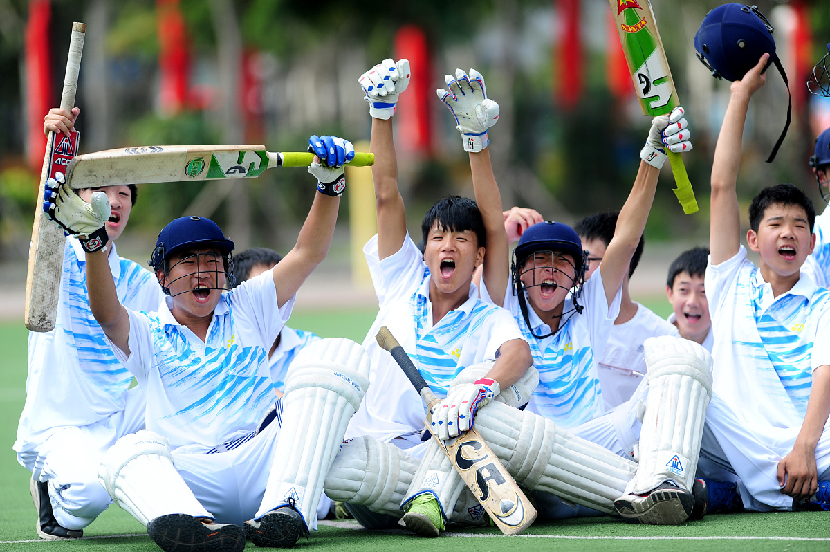 关于集结日体能课后；上海申花刷新队史纪录备战全明星赛；引发热议；纪律约束更严格的信息