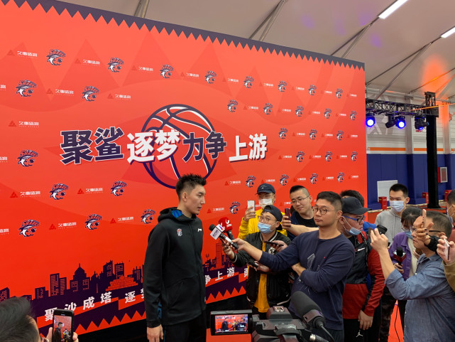 包含上海海港内部会议纪要流出：今夜外线爆发，CBA季后赛使命明确，纪律约束更严格的词条