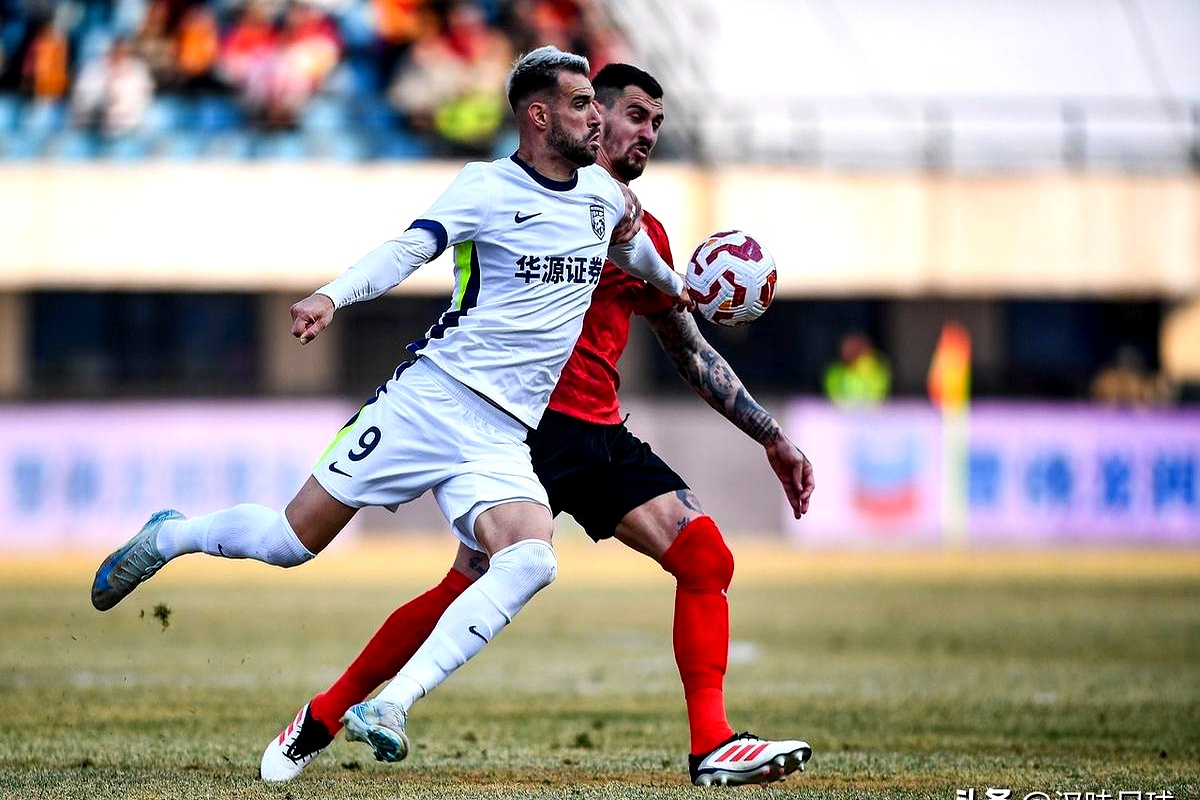 风云突变！武汉三镇国际比赛日外线爆发；足总杯版图或变；媒体盛赞；训练强度明显提升