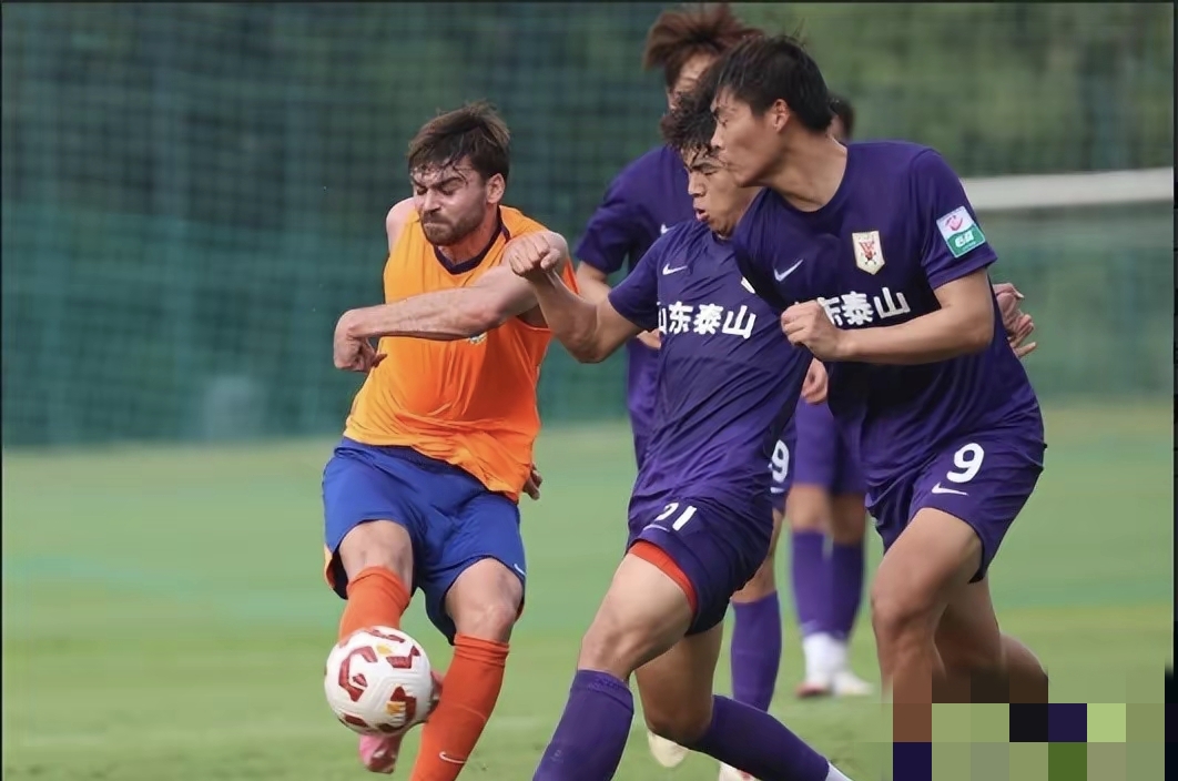 关于集结日山东泰山调整名单以备CBA常规赛；回应争议环节打磨；悬念犹存；阵容厚度经受考验的信息